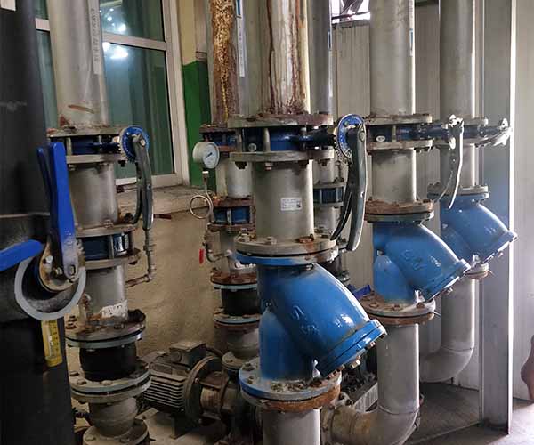 廢水制藥現(xiàn)場 廢水制藥現(xiàn)場