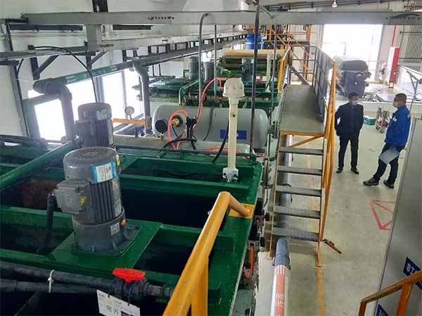 污水處理現(xiàn)場(chǎng) 污水處理現(xiàn)場(chǎng)