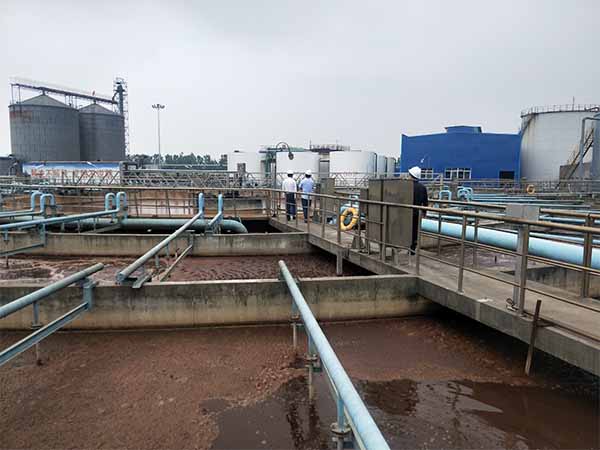 工業(yè)廢水處理現(xiàn)場 工業(yè)廢水處理現(xiàn)場