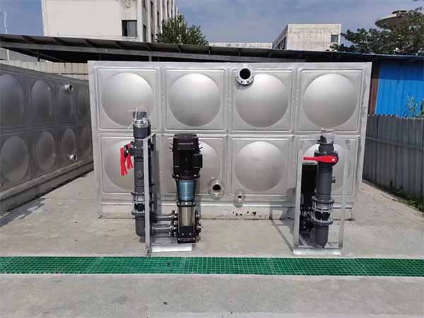 中水回用項(xiàng)目現(xiàn)場(chǎng) 中水回用項(xiàng)目現(xiàn)場(chǎng)